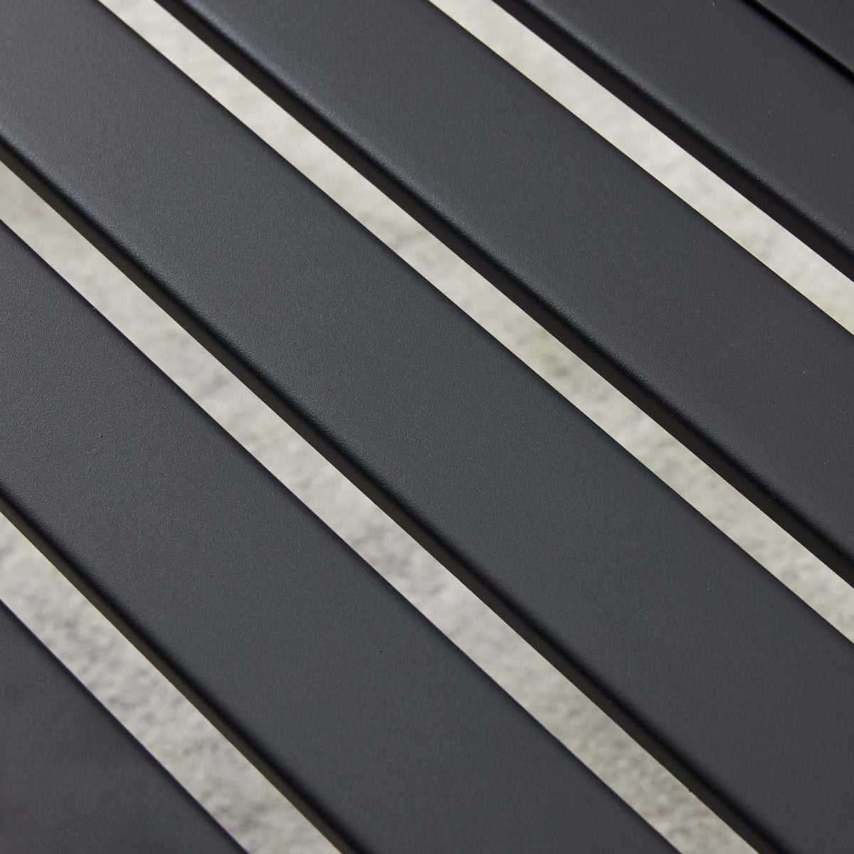 Black Metal Backless Outdoor Bench I9441